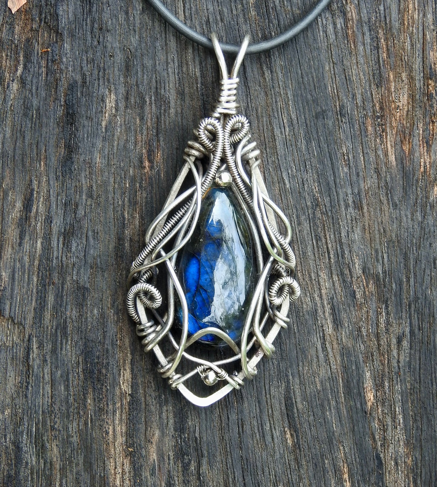 Labradorite and sterling silver pendant