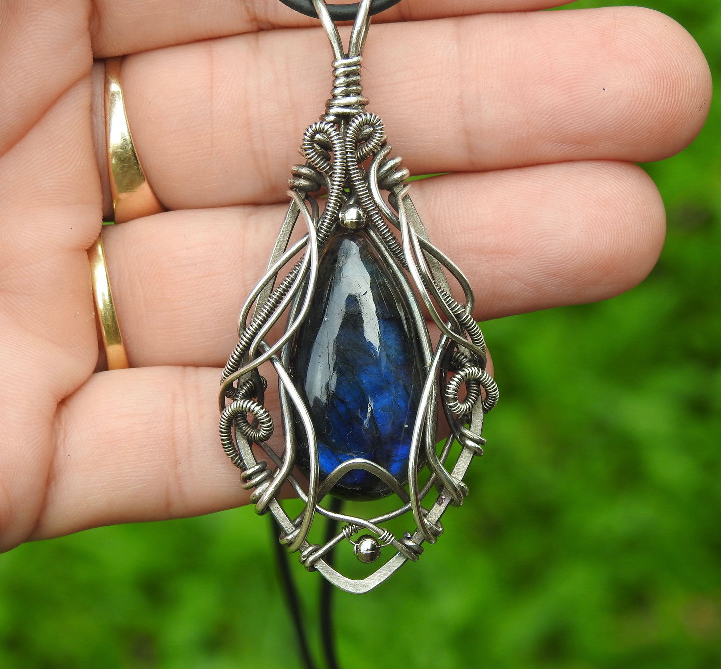 Labradorite and sterling silver pendant